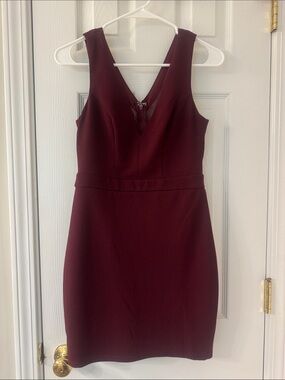 Windsor Sleeveless V-Neck Wine Midi Sheath Dress